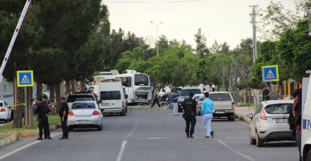 Bombalı saldırıda ev işyerleri de zarar gördü