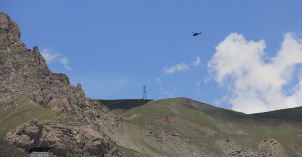 Hakkari sınırında askeri hareketlilik sürüyor