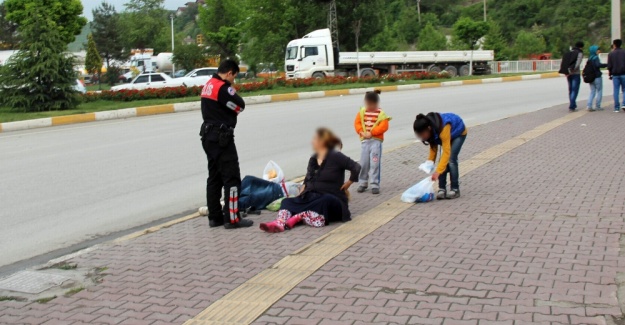 Husumetlisi olduğu kadınları tekme tokat dövdü