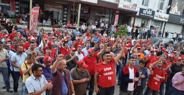 İşçiler belediyenin kapısına dayandı