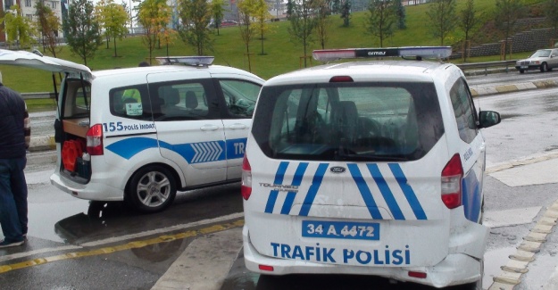 Kaza raporu tutan polislere otomobil çarptı