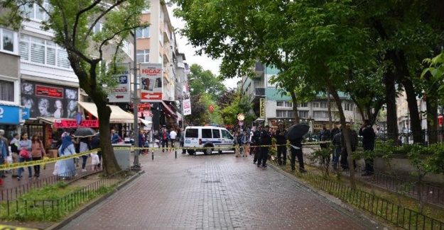 Kendini vurdu, vatandaşlar kamera şakası sandı