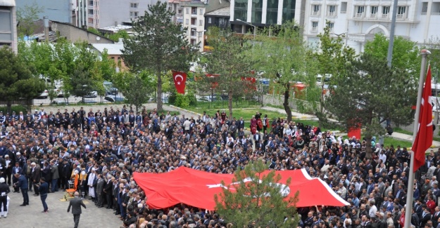 Muş şehidini uğurluyor