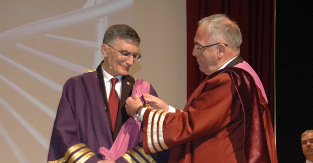 Prof. Dr. Sancar ayakta alkışlandı