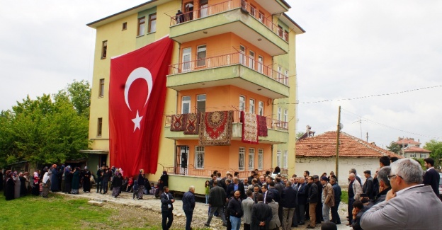 Şehit polisin annesine acı haber verildi