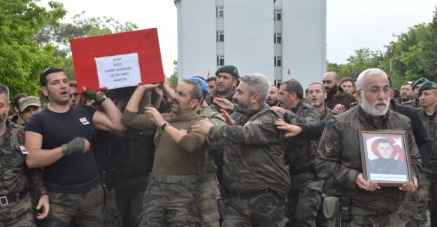 Şırnak şehidi arkadaşlarının omzunda memleketine uğurlandı