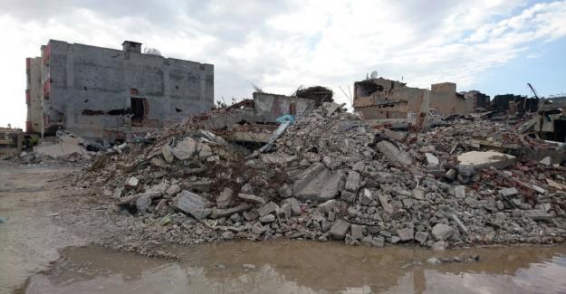 Teröristler Nusaybin’i yerle bir etti