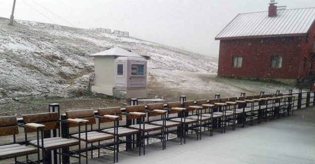 Uludağ tekrar beyaza büründü