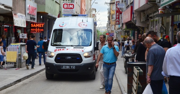 Kardeşine kızdı, ağabeyini bıçakladı