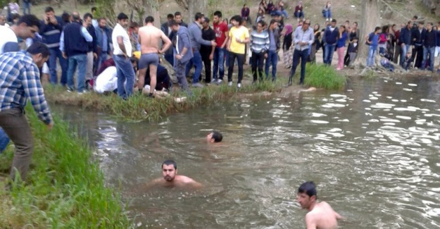 Muradiye Şelalesi’ne giren 2 öğrenci boğuldu