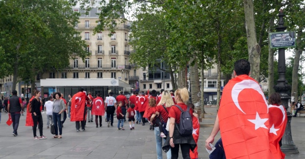 Paris’te Türk coşkusu