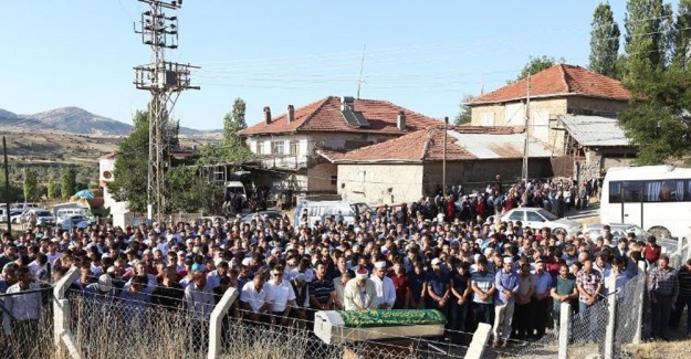 Şehitler son yolculuklarına dualarla uğurlandı