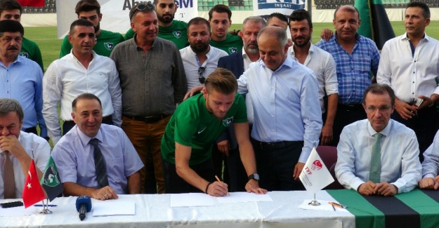 Denizlispor’da imza şov