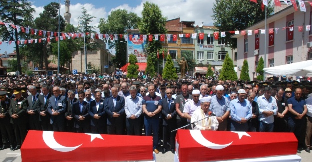 Düşen helikopterdeki anne kıza veda