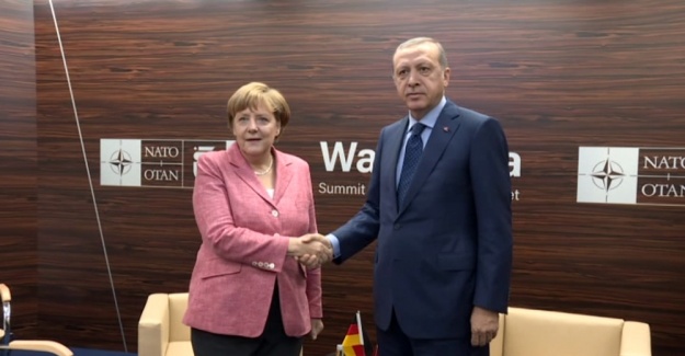 Erdoğan, Merkel ile görüştü