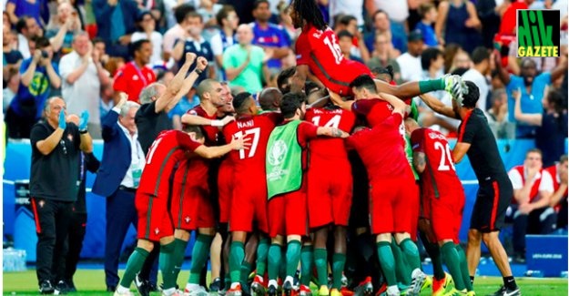 EURO 2016 Şampiyonu Portekiz! Fransa'yı evinde devirdi ve Kupa'yı kaldırdı