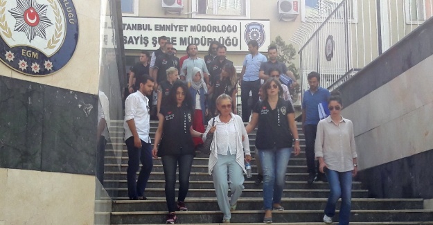 Ilıcak’ın da aralarında bulunduğu 17 gazeteci tutuklandı