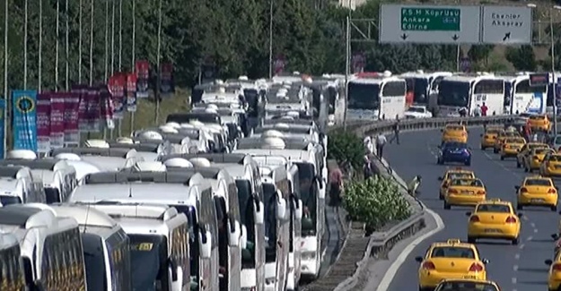 İstanbul Otogarında dönüş yoğunluğu