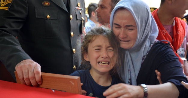 Şehit cenazesinde feryatlar yürekleri dağladı