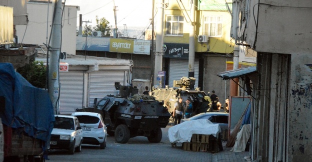 Yaralı polis silahını alarak tekrar operasyona gittti