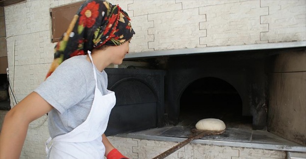 Bu fırında ekmekleri kadınlar üretiyor
