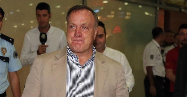 Fenerbahçe Advocaat'ı borsaya bildirdi