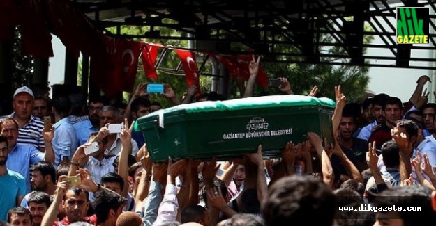 Gaziantep saldırısında can veren 37 kişinin cenazesi dualarla defnedildi