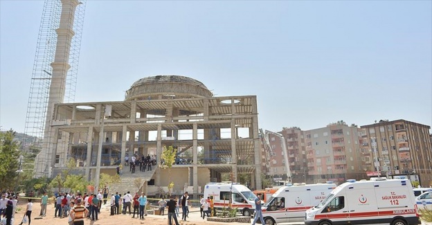 Mardin'de cami inşaatı çöktü: 5 yaralı
