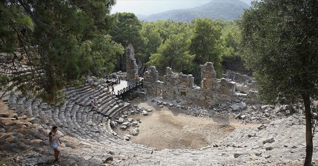 Tarihle doğanın bütünleştiği kent: Phaselis
