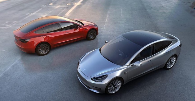 Tesla yeni bataryasıyla Ferrari ve Porsche'a rakip oldu