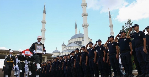 'Fırat Kalkanı' şehitleri son yolculuklarına uğurlandı