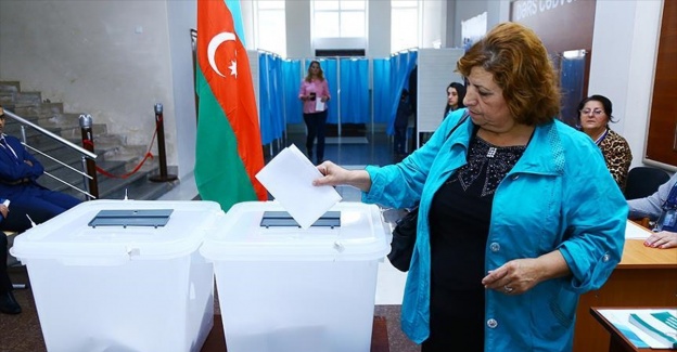 
Azerbaycan anayasa değişikliği için sandık başında
