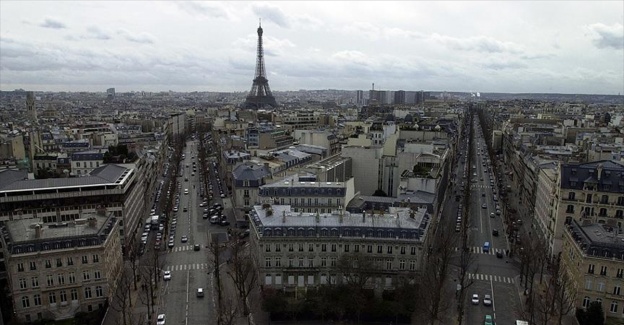 Paris'te nezaket zabıtası dönemi başlıyor