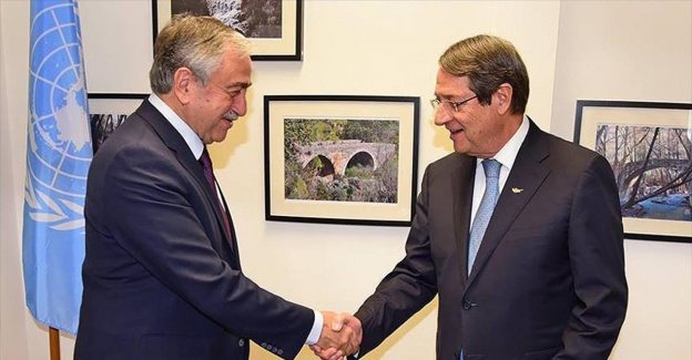 Akıncı ve Anastasiadis ara bölgede bir araya geldi