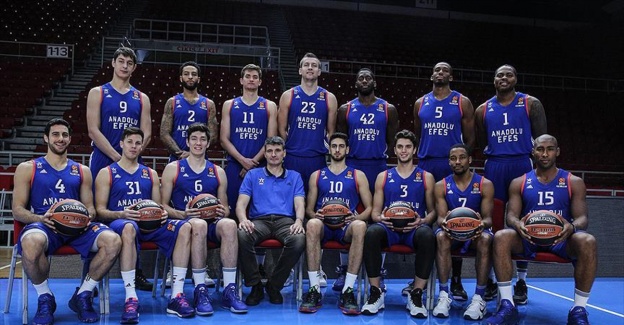 Anadolu Efes perdeyi İspanya'da açıyor