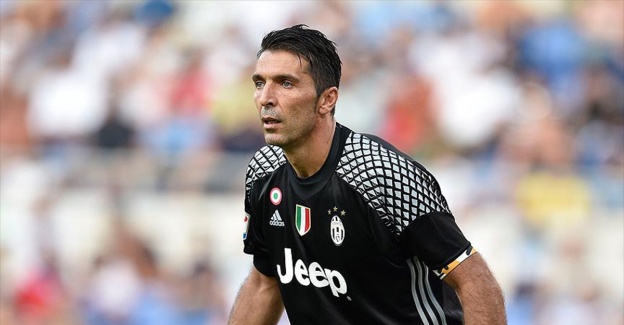 Buffon'a 'Altın Ayak' ödülü