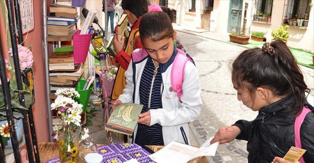 Çocuklara yardım için 'Sat Kurtul'
