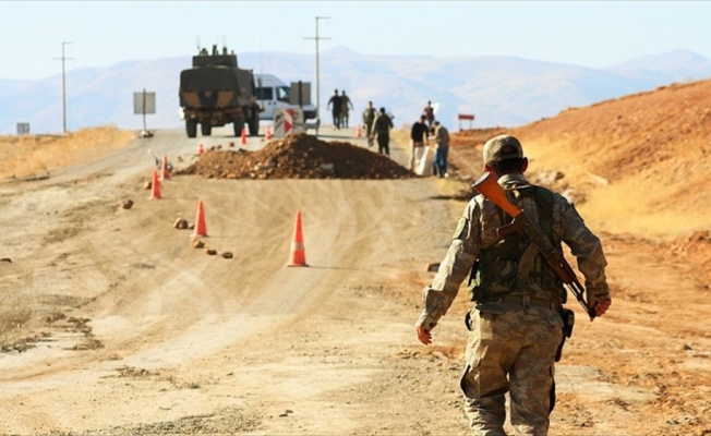 Hakkari'de yola tuzaklanan patlayıcı imha edildi