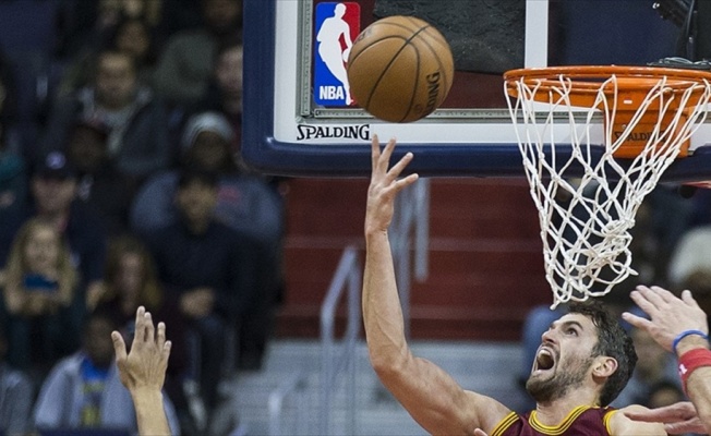 Cavaliers play-off'lara galibiyetle başladı