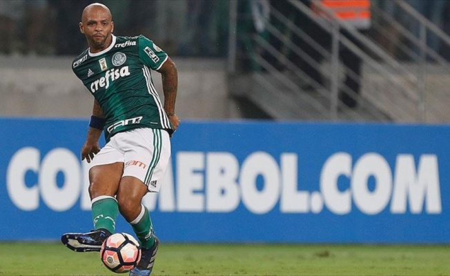 Palmeiraslı Felipe Melo rakibini yumrukladı