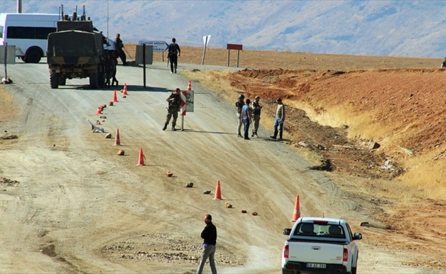 Diyarbakır-Bingöl karayoluna tuzaklanan patlayıcı imha edildi