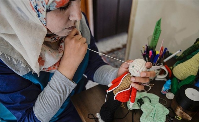 Gazzeli Raba 'el yapımı' oyuncaklarıyla ablukaya meydan okuyor