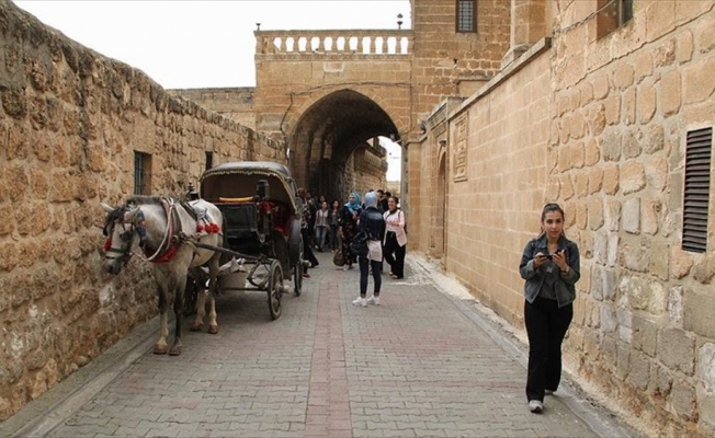 Huzur ortamı Midyat'ta turizmi canlandırdı