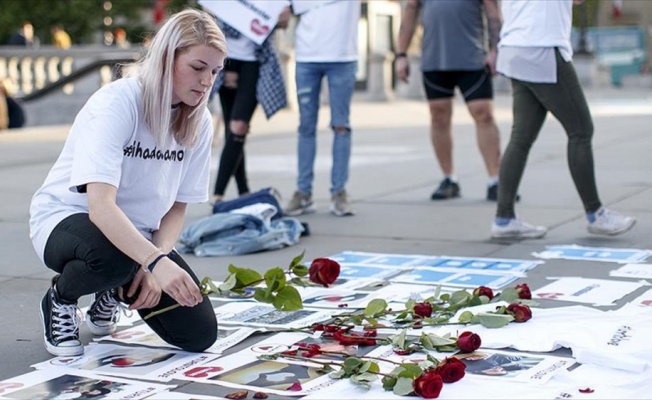 Manchester'daki terör saldırısında hayatını kaybedenler anıldı