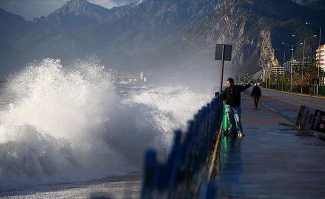 Meteorolojiden 'kuvvetli rüzgar' ve 'fırtına' uyarısı