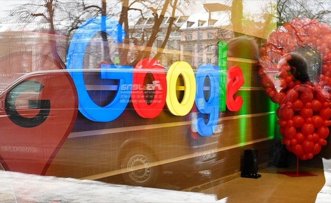 AB'den Google'a 2,4 milyar avroluk rekor ceza