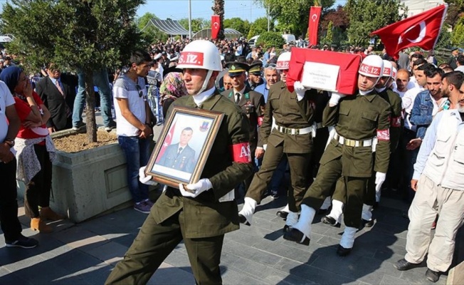 Diyarbakır şehitleri son yolculuklarına uğurlandı