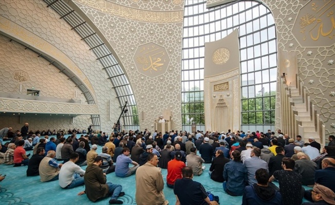 Köln Merkez Camisine 'Müslüman-Türk' damgası