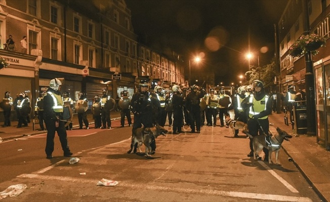 Londra'da gergin gösteri