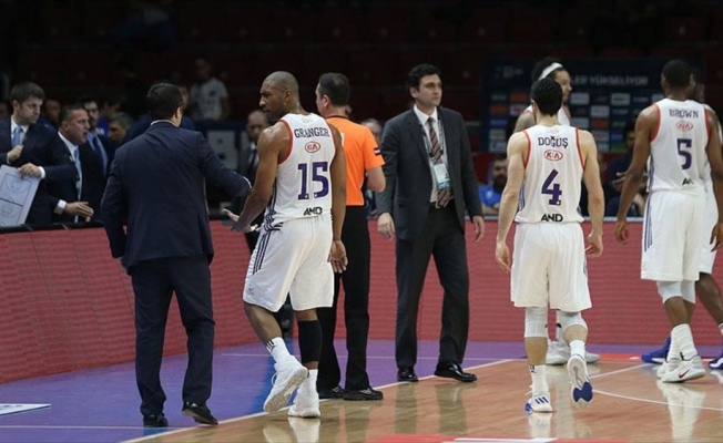 TBF'den Anadolu Efes'e 3 puan silme cezası